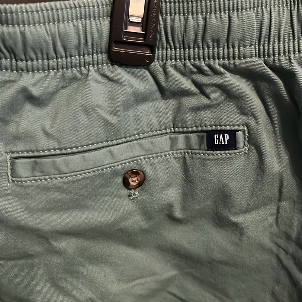 GAP Green Striped Shorts - Picture 4 of 4